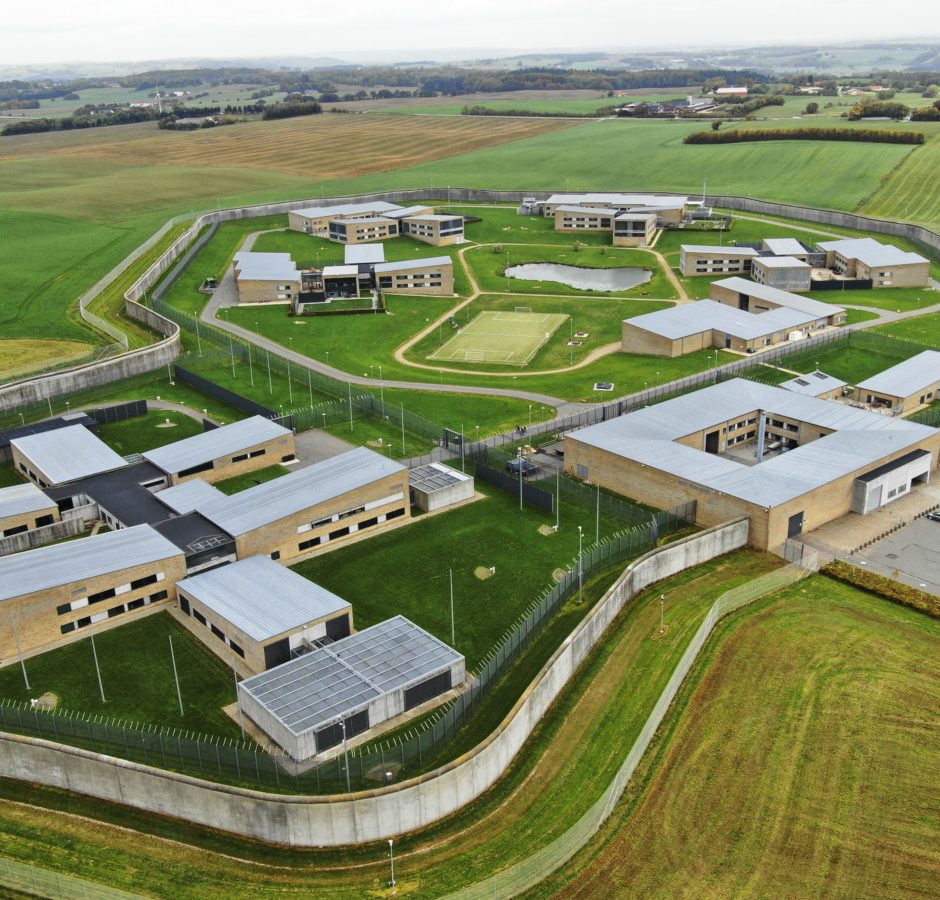 Luftfoto af Enner Mark Fængsel